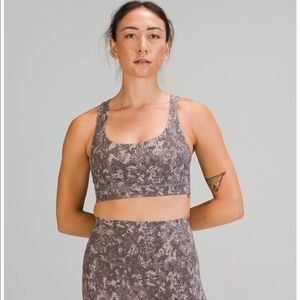 NWT Lululemon Energy Bra size 6